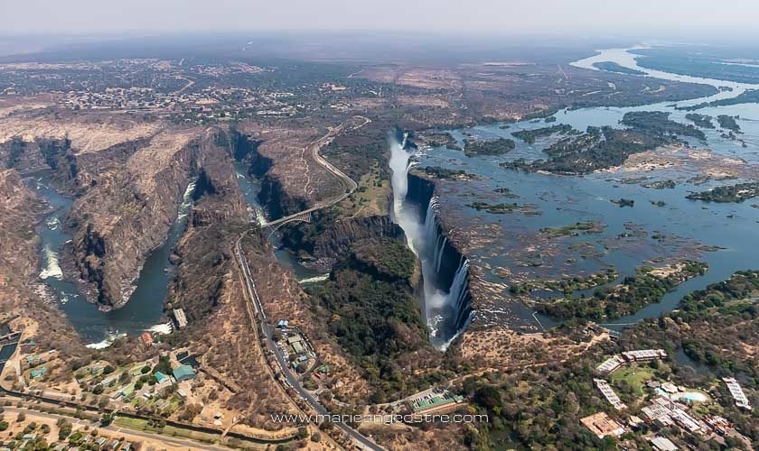 Zimbabwe, survol des chutes Victoria en hélicoptère